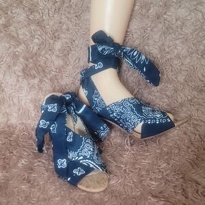 Jessica Simpson Navy Bandana Heels